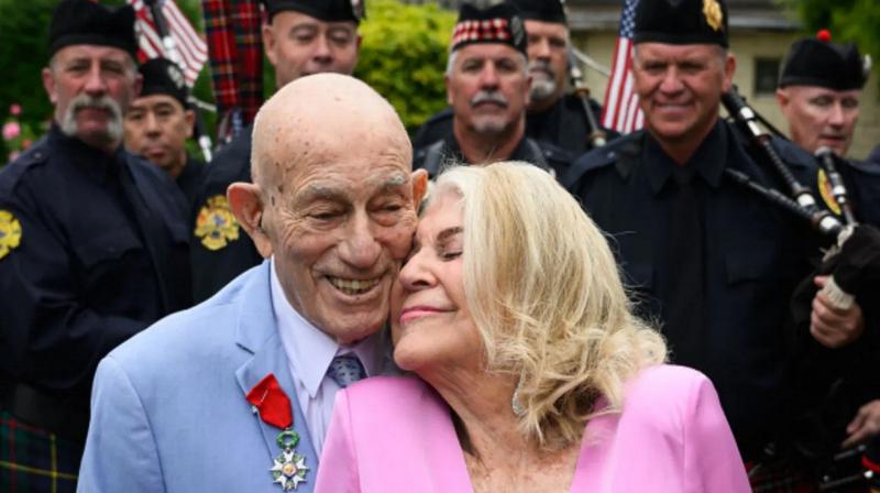 ਸਾਬਕਾ ਫੌਜੀ ਆਪਣੀ ਪ੍ਰੇਮਿਕਾ ਨਾਲ