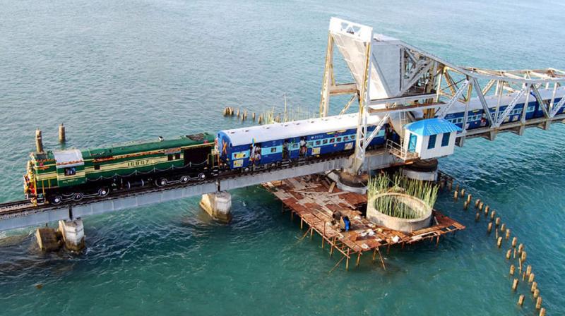 Awesome facts about dangerous pamban bridge rameshwaram rail route of india