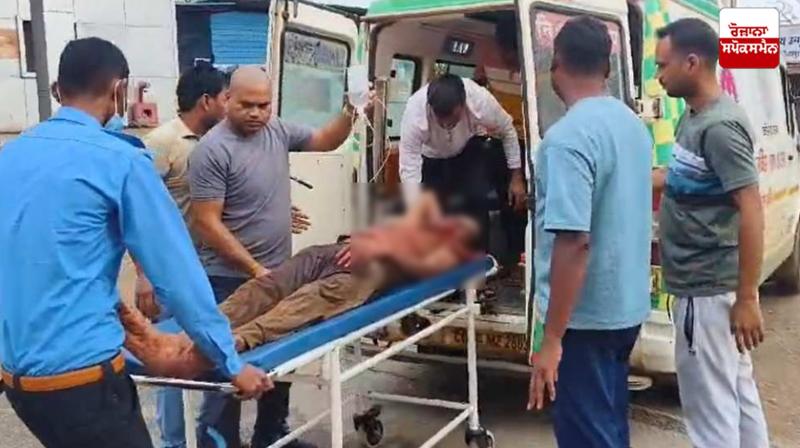 ਜ਼ਖਮੀ ਹਸਪਤਾਲ ਲਿਜਾਂਦੇ ਹੋਏ ਤਸਵੀਰ