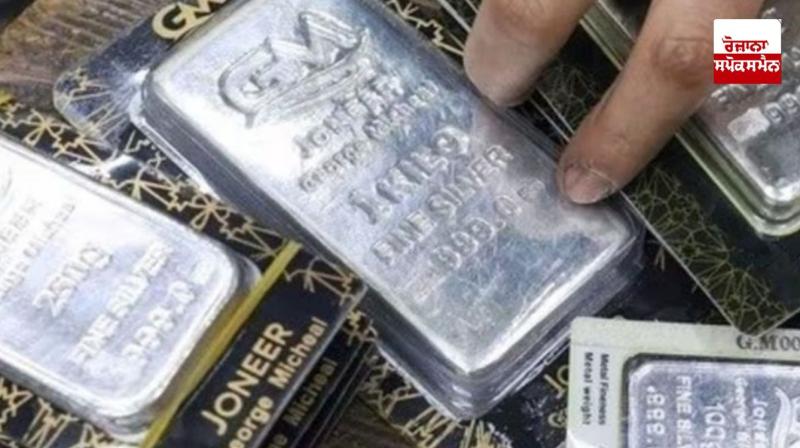 ਪੁਲਿਸ ਵਲੋਂ ਜ਼ਬਤ ਕੀਤੀ ਗਈ ਚਾਂਦੀ 