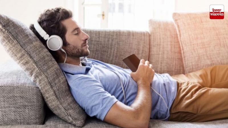 Listening to music at night is beneficial to relieve fatigue
