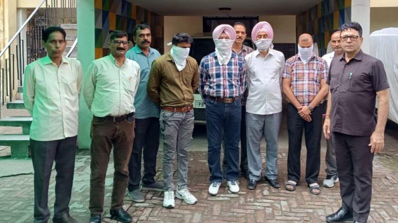 VB ARRESTS TWO LUDHIANA DRO OFFICIALS AMONG FOUR FOR ACCEPTING BRIBE OF RS 30K