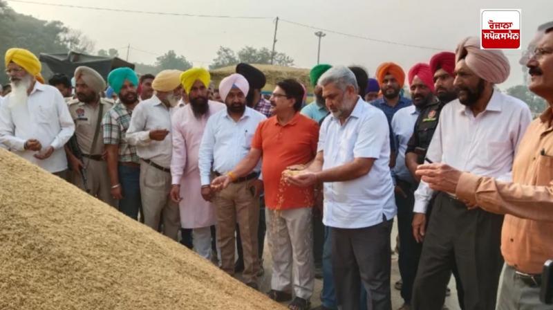 ਕੈਬਨਿਟ ਮੰਤਰੀ, ਲਾਲ ਚੰਦ ਕਟਾਰੂਚੱਕ ਵਲੋਂ ਗੁਰਦਾਸਪੁਰ ਦਾਣਾ ਮੰਡੀ ਵਿਖੇ ਝੋਨੇ ਦੇ ਖਰੀਦ ਪ੍ਰਬੰਧਾਂ ਦਾ ਲਿਆ ਗਿਆ ਜਾਇਜ਼ਾ
