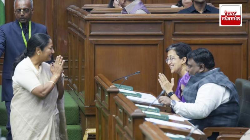 CAG Report: Delhi government lost Rs 2,000 crore due to liquor policy