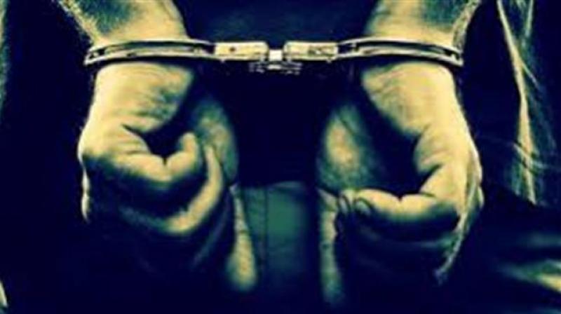  In the bus stand, the heroin was arrested for the arrest