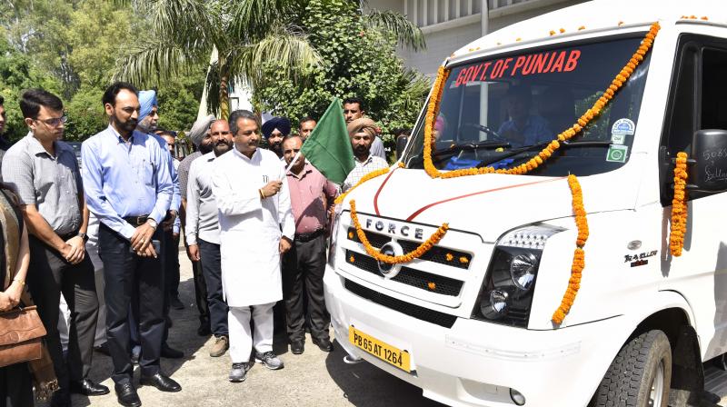 Mr. Vijayinder Singla PWD Minister Punjab flagging off a Mobile Testing Van