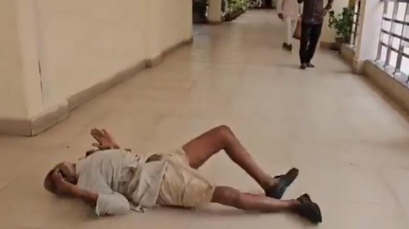  The old farmer reached the collector's office to seek justice