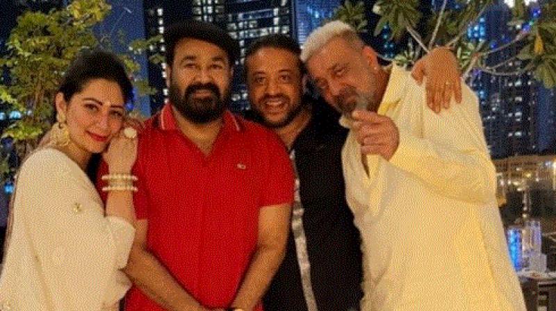 sanjay dutt with his friends 