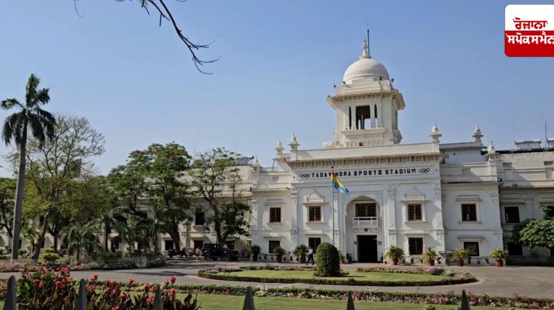 Parents of around 18 children expelled from Patiala's famous YPS school protest