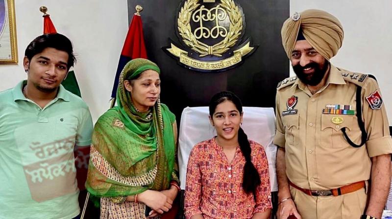 SSP Mandeep Singh Sidhu handed over a check of Rs. 21000 from his salary to Tamanna Sharma