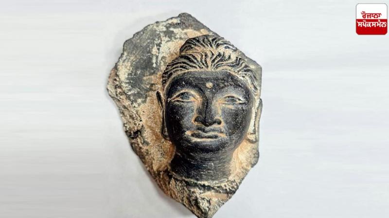 1850 year old statue of Mahatma Buddha recovered from foreign national at Atari ICP
