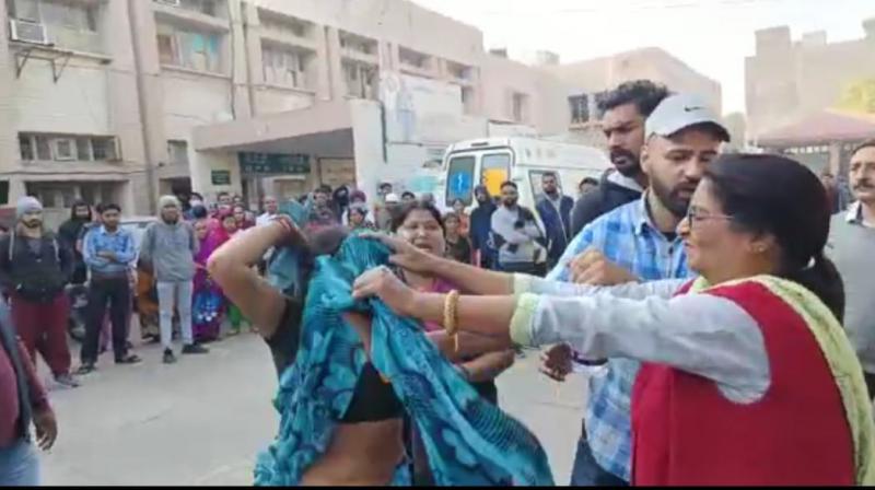 A minor died due to being hit by a train