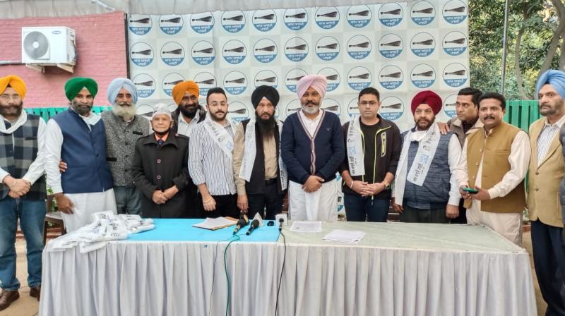  Many social activists and politicians joined AAP