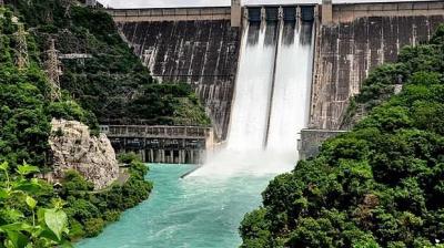The water level in Bhakra Dam reached 1585.83 feet
