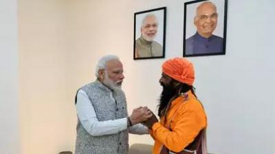 Rikshaw Driver with pm Modi