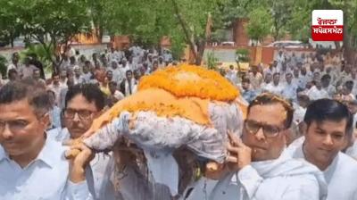 ਕੈਪਟਨ ਅਭਿਮਨਿਊ ਦੀ ਮਾਂ ਦੀਆਂ ਅੰਤਿਮ ਰਸਮਾਂ