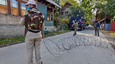 Anantnag: Security personnel near the site of an encounter with terrorists at Kokernag area, in Anantnag district, Sunday, Sept. 17, 2023. (PTI Photo)