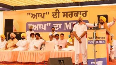 ਮੁੱਖ ਮੰਤਰੀ ਭਗਵੰਤ ਮਾਨ ਨੇ ਗਿੱਦੜਬਾਹਾ ਵਿੱਚ ਆਮ ਆਦਮੀ ਪਾਰਟੀ ਦੇ ਉਮੀਦਵਾਰ ਡਿੰਪੀ ਢਿੱਲੋਂ ਲਈ ਕੀਤਾ ਜ਼ੋਰਦਾਰ ਪ੍ਰਚਾਰ!