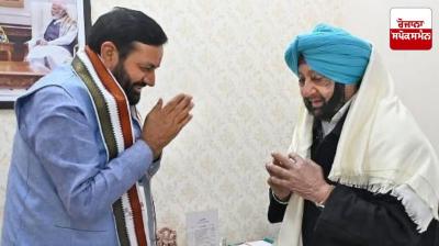 Chief Minister Naib Saini welcomes Captain Amarinder in Chandigarh Latest News in Punjabi 