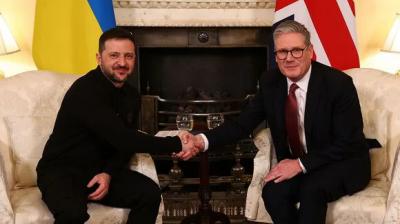 Britain's PM Keir Starmer, right, and Ukraine's President Volodymyr Zelenskyy.