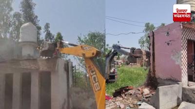 Bulldozer Action on illegal properties built by drug smugglers in Kapurthala Latest News in punjabi 