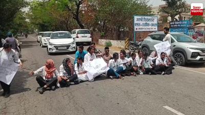 Students staged a protest and blocked the road at BJP leader's nursing college Latest News in Punjabi 