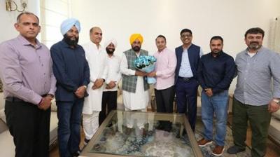 ਨਵੀਂ ਬਣੀ ਪੀ.ਸੀ.ਏ. ਨੇ ਸ਼ਾਮ ਸਮੇਂ ਮੁੱਖ ਮੰਤਰੀ ਭਗਵੰਤ ਸਿੰਘ ਮਾਨ ਦੀ ਸਰਕਾਰੀ ਰਿਹਾਇਸ਼ ਵਿਖੇ ਉਨ੍ਹਾਂ ਨਾਲ ਮੁਲਾਕਾਤ ਕੀਤੀ।