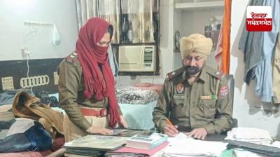 Real police arrest fake IPS girl during blockade