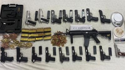 The smugglers caught with weapons were sent to 5-day police remand