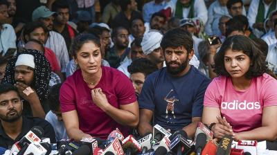  Now the wrestlers will fight in the court instead of on the road