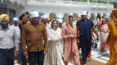 Bhoot Uncle Tusi Great Ho Movie Starcast At Darbar Sahib