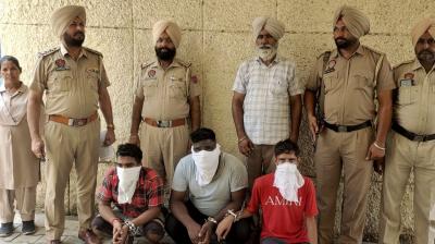 ਪੁਲਿਸ ਵਲੋਂ ਗ੍ਰਿਫ਼ਤਾਰ ਕੀਤੇ ਗਏ ਆਰੋਪੀ 