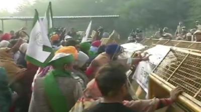 Farmers protesting at Delhi-UP border