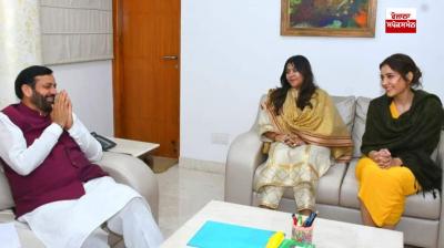 ਏਕਤਾ ਕਪੂਰ ਨੇ ਹਰਿਆਣਾ ਭਵਨ ਵਿਖੇ ਮੁੱਖ ਮੰਤਰੀ ਨਾਇਬ ਸੈਣੀ ਨਾਲ ਮੁਲਾਕਾਤ ਕਰਦੇ ਹੋਏ 