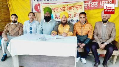 ਪ੍ਰੈਸ ਨਾਲ ਗੱਲਬਾਤ ਕਰਦੇ ਹੋਏ ਐਸਸੀ ਬੀਸੀ ਮੋਰਚਾ ਪੰਜਾਬ ਅਤੇ ਅੱਤਿਆਚਾਰ ਭ੍ਰਿਸ਼ਟਾਚਾਰ ਵਿਰੋਧੀ ਫਰੰਟ ਪੰਜਾਬ ਦੇ ਪ੍ਰਧਾਨ ਬਲਵਿੰਦਰ ਸਿੰਘ ਕੁੰਭੜਾ ਨੇ