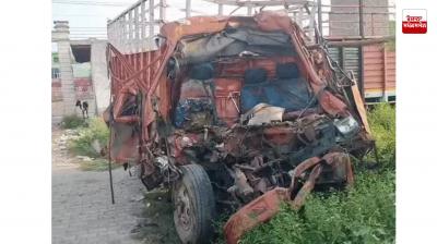 4 killed in high-speed truck collision with container