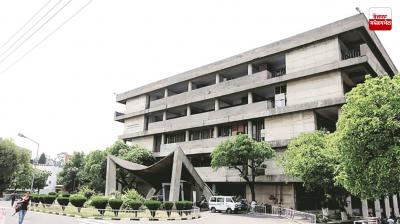 SGPC delegation meets Registrar regarding stopping seminar at Panjab University, Chandigarh