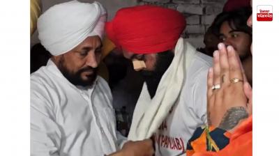 Former Chief Minister Charanjit Singh Channi honored Jujhar Singh Chamkaur Sahib, the winner of the Slap Competition