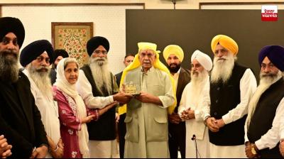 Sikh delegation meets Lieutenant Governor Manoj Sinha