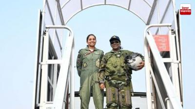 Pakistani claims exposed, President Murmu poses with Rafale's first woman pilot
