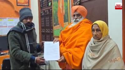 Mother stranded in Muscat yearns to see her son's face one last time