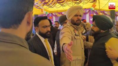 A scuffle broke out between AAP MLA Sukhbir Singh Maisarkhana and Municipal Council President Karnail Singh