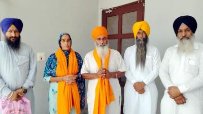 Shiromani Committee delegation met with Bandi Singh Bhai Shamsher Singh