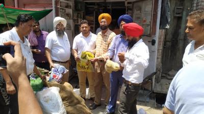 2600 kgs of banned plastic carry bags seized