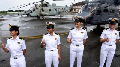 The first batch of firefighters in the Navy will recruit 20 percent women