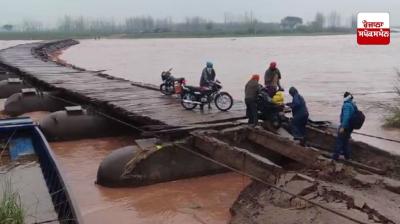A bridge built over the Ravi River at Makoora Port under Gurdaspur collapsed.