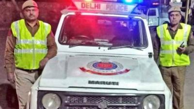 The father crushed his own child under the car