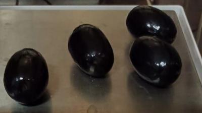 Customs department seized 900.25 grams of gold from Kochi airport