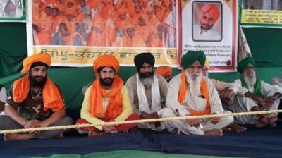 Kisan Mazdoor Sangharsh Committee honors 2 youths released from jail