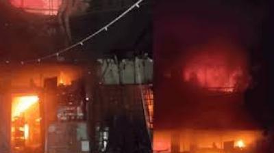  A huge fire broke out in a cafe in mayur vihar Delhi Fire News